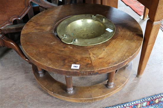 Circular brass inset coffee table(-)